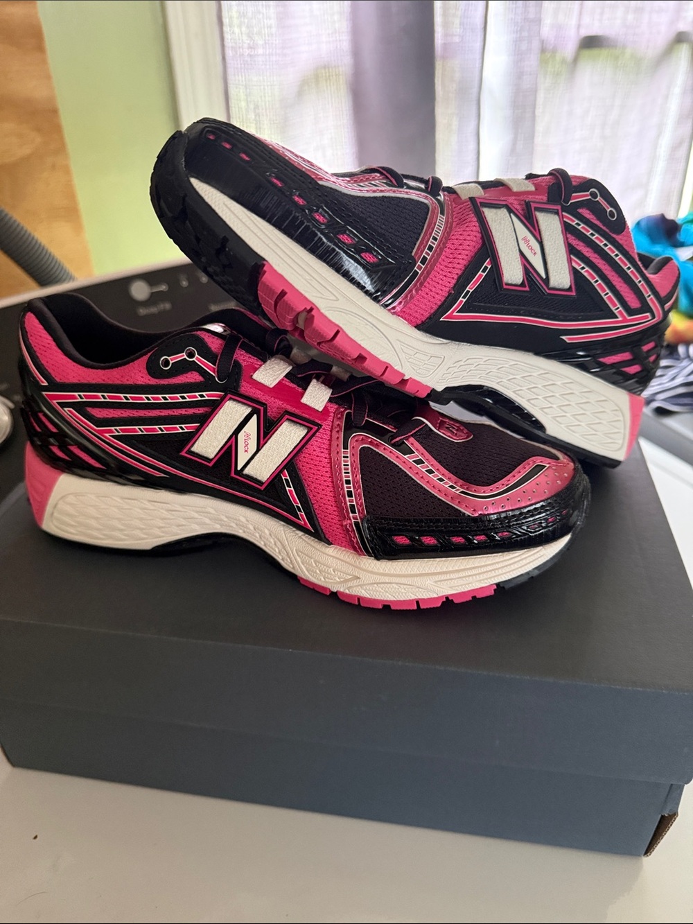 New Balance 1906R